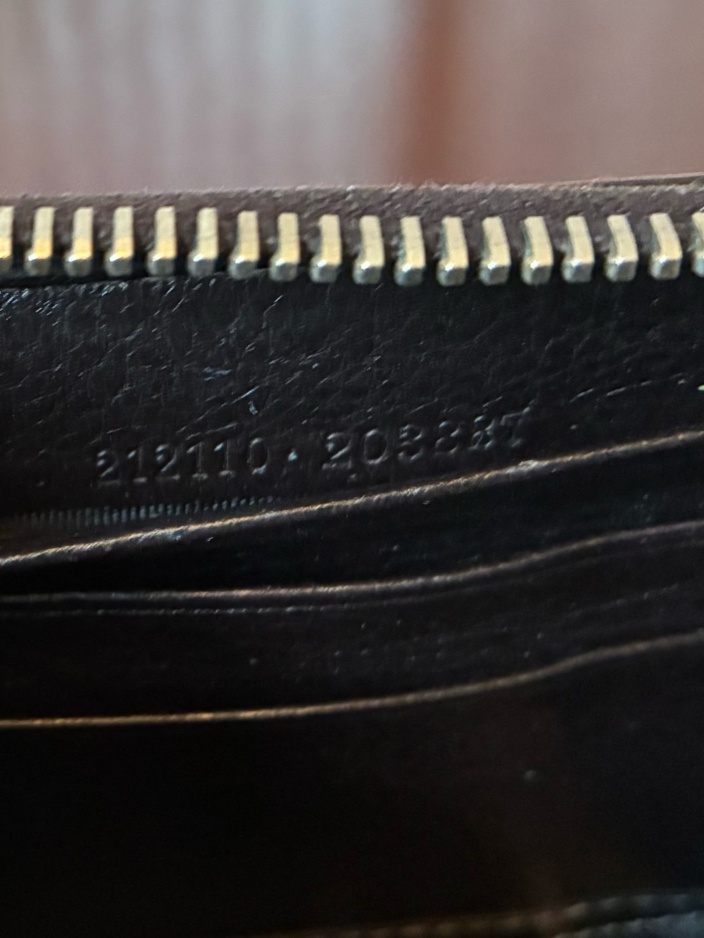 Gucci Brown Embossed GG Leather Zip Card & Key Holder - Picture 5 of 9